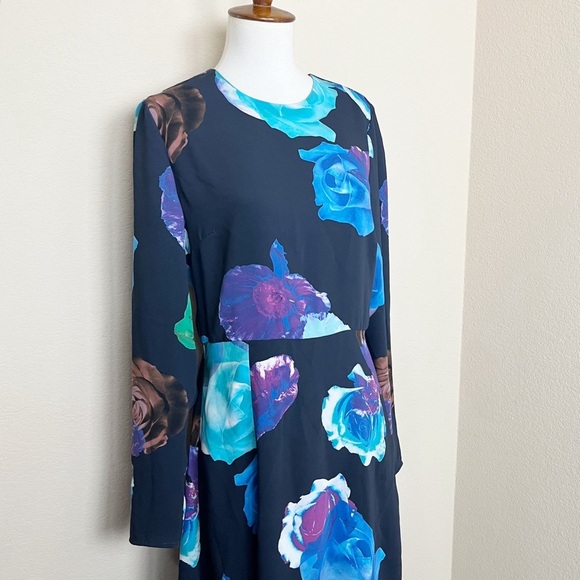 Aritzia Babaton Maxwell Midi Dress in Blue Floral - Picture 8 of 13